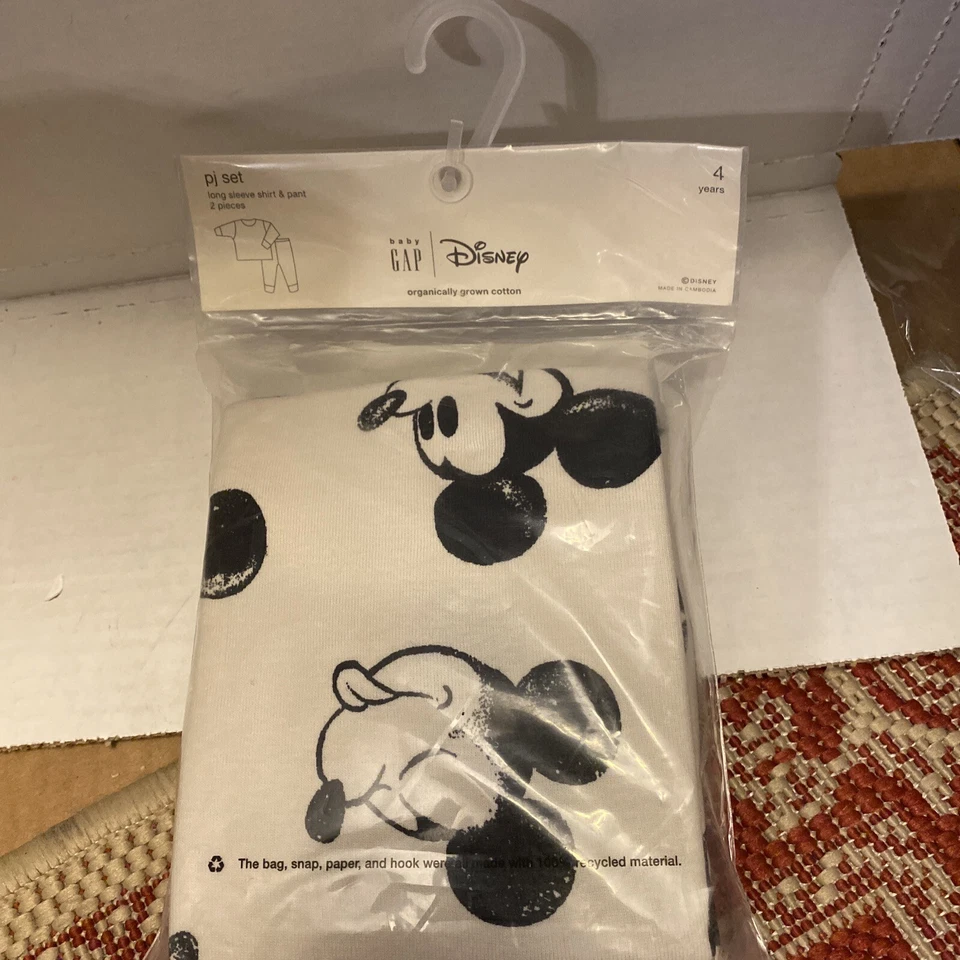 Conjunto de Pijama Gap Baby Disney Mickey Mouse Manga Longa Infantil NOVO Tamanho 4 Anos - Imagem 1 de 1