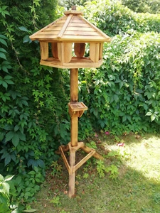 Vogelhaus,Vogelstation, Holzvilla,Vogelfutterhaus, Vogelhäuschen, auch Ständer - Bild 1 von 13