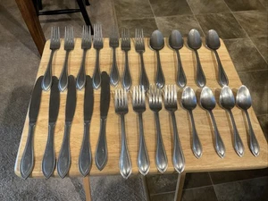 Pfaltzgraff Stainless Steel 18/0 Flatware Set Beaded Pattern 24pcs For 4 + Extra - Picture 1 of 3