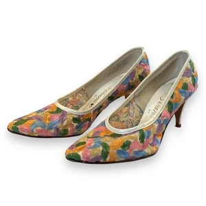 Vintage 60s Serenades Florsheim Pastel Feather Embroidered Coquette Pumps Size 7 - Picture 1 of 17
