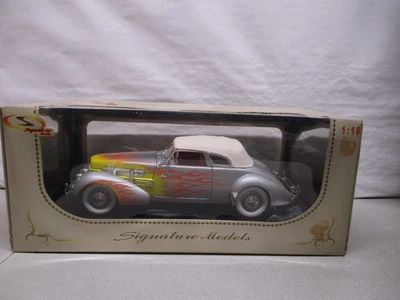 Signature Models 1937 Cord 812 Supercharged 1/18 KK Silver - Image 1 of 2