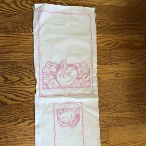 Vtg Cross Stitch Embroider 3 Piece Vanity Set to Finish Pink Swans - Bild 1 von 12