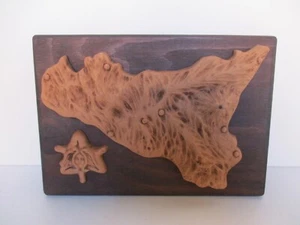 MAPPA SICILIA IN TERRACOTTA SU PANNELLO LEGNO SCURITO Anni '80 - Picture 1 of 2