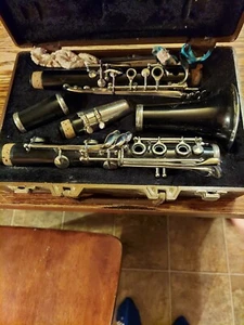 conn clarinet - Picture 1 of 2