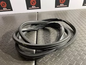CADILLAC ATS 2013-2019 AWD OEM FRONT LEFT DOOR RUBBER WEATHER STRIP MOLDING 95K - Bild 1 von 5