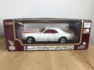Road Signature 92188 Chevrolet Camaro Z-28 1967 White Orange 1:18 Scale Die Cast - Picture 1 of 7