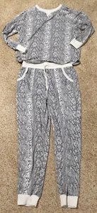 SECRET TREASURES SNAKE SKIN PRINTED PAJAMA SET SIZE SMALL - Picture 1 of 1