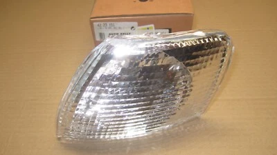 Indicatore direzione sinistro bianco VW Passat 3B2 dal 1999 NOS DEPO 441-1516L - Immagine 1 di 3