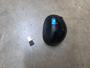 Microsoft Sculpt Ergonomic Mouse Surface Edition 1560 mit Dongle getestet funktioniert - Bild 1 von 3