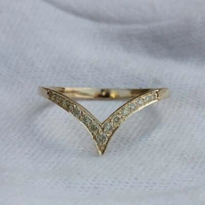 Nietenring Diamant V-förmig 14 Karat Gelbgold Handarbeit Schmuck im Angebot - Bild 1 von 3