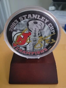 Scott Gomez Signed New Jersey Devils Hockey Puck w/Display - Picture 1 of 3
