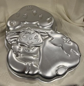 VTG Wilton Strawberry Shortcake Aluminum Cake Pan | (1981) #502-3835 - Picture 1 of 4