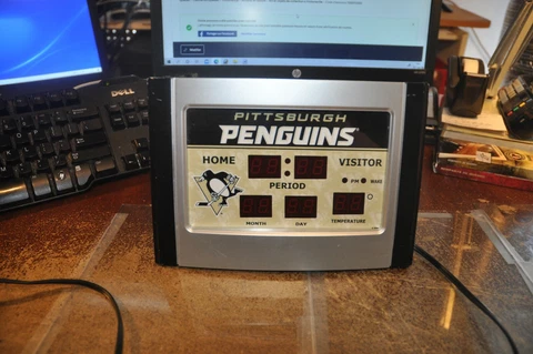 Pittsburgh Penguins Hockey NHL Digital Scoreboard Alarm Clock Décor work fine Cover