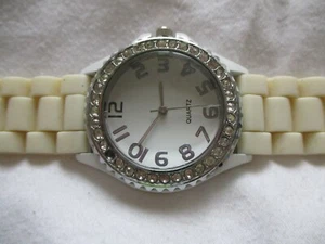 White & Silver Toned Wristwatch w/ Adjustable Buckle Band - Picture 1 of 12