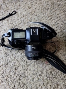 Canon EOS 650 Film Cameras 35mm with Canon Lens  EF 50mm 1:1.8 - Picture 1 of 20