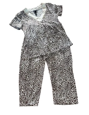 Conjunto de pijama Jones New York estampado de leopardo mediano poliéster y rayón tejido suave acogedor Foto 1 de 4