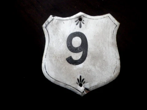 Vintage White/Black Enamel Porcelain House Home Motel Hotel Street Number 9 Cover