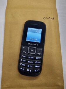 Samsung E1200i Black Unlocked Network Mobile Phone - Picture 1 of 2