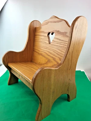 BANCO DE ASIENTO INFANTIL HECHO A MANO ROBLE 18" Alto x 16.5" Ancho con Asiento de 8" y Respaldo de 14" Foto 1 de 4