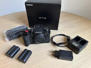 TOP! Fujifilm X-T4 26,1 MP Spiegellose Systemkamera Schwarz NUR 978 Auslösungen! - Bild 1 von 10