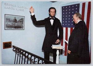 Hodgenville Kentucky KY Lincoln Museum Abe Lincoln juramentado en segundo término postal - Imagen 1 de 2