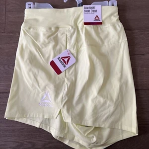 Women's Reebok Revolve Running Slim Shorts Size XXXL Luminary Green - Picture 1 of 3