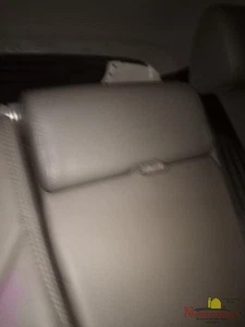 Hyundai Santa Fe 2016 reposacabezas trasero central solo cuero gris - Imagen 1 de 6