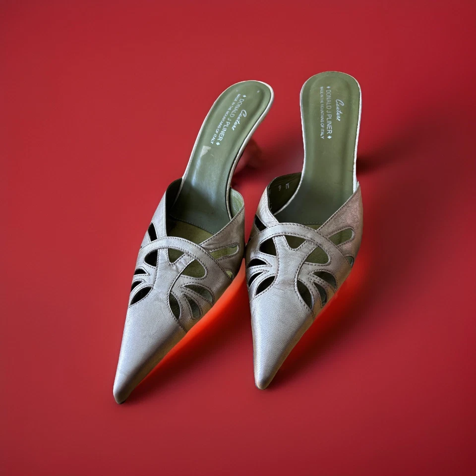 COUTURE + DONALD J PLINER + Hermosos Zapatos Tacones Bajos Cuero DORADOS Talla 9 Foto 1 de 4