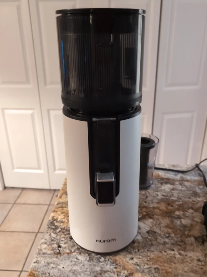 Hurom H400 Simply Slow 榨汁机 新鲜萃取器 挤压器 温白色 交流电 220V/60Hz — 第 1/3 张图片