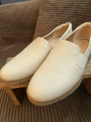 Mocasines LifeStride Infinity para mujer talla 9,5 marfil cómodos sobre la marcha zapatos sin cordones Foto 1 de 4