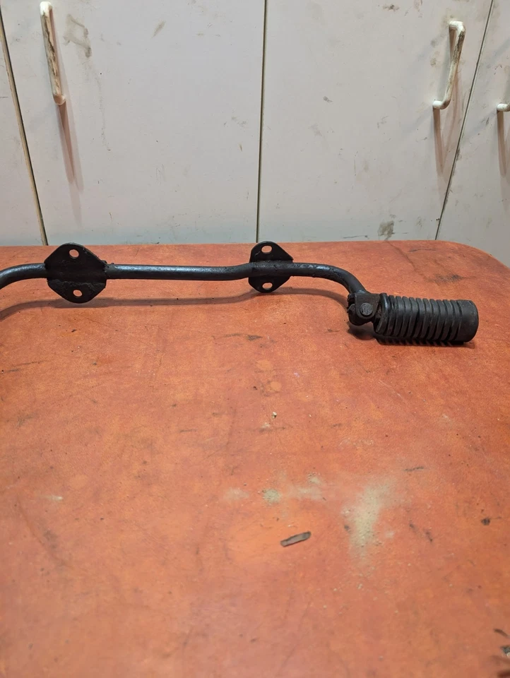 Barra de peldaño de estribo delantera Honda Cb175 Foto 1 de 4