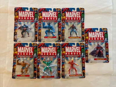 Figura Posable Marvel Universe Doc Ock, Thing, Magneto Plus Four NISP Foto 1 de 4