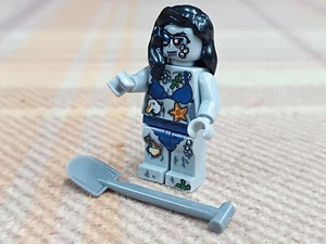 weibliche Strand Zombie Figur mit Schaufel - Picture 1 of 1