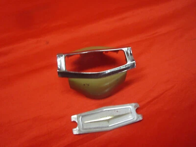 1958 CHEVROLET DELRAY BISCAYNE STEERING WHEEL HORN BUTTON CAP WITH EMBLEM Foto 1 de 4