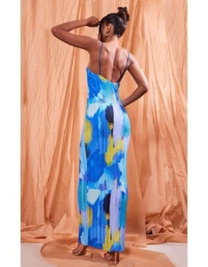 New PrettyLittleThing Blue Abstract Plisse Low Back Strappy Maxi Dress - Picture 1 of 4