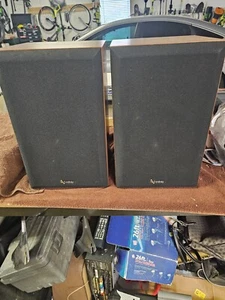 Vintage Pair of Infinity SM-82 Studio Monitor Bookshelf Speakers - Picture 1 of 11