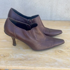 Anne Klein iflex Leather Burgundy/Brown Ankle Bootie Pointed Toe Side ZIP SZ9M - Picture 1 of 9