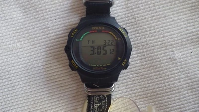 DiveRite NiTek C Dive Watch Computer with Magnifyer Protector - Image 1 of 4