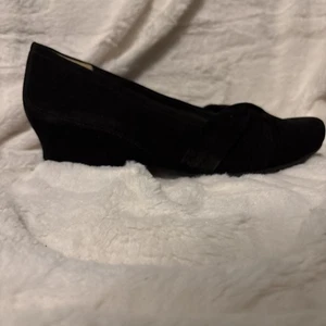 Clarks Unstructured Black Suede Wedge Heels, Size 7B - Picture 1 of 3