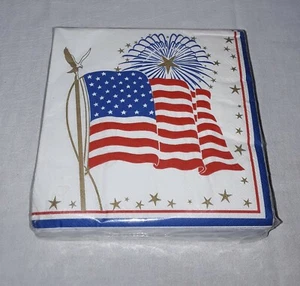 HOFFMASTER PATRIOTISCHE FEIER 4. JULI FEUERWERK AMERIKANISCHE FLAGGE SERVIETTEN 50 NOS - Bild 1 von 2