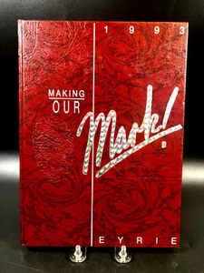 Anuario de Tolland Connecticut 1993 ~ ¡Haciendo nuestra marca! Eyrie - Imagen 1 de 11