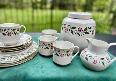 Juego de 4 tazas platillos platos tarro galletas jarra crema Royal Doulton Holly vintage Foto 1 de 4