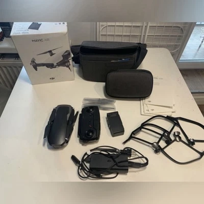 Drone plegable portátil DJI Mavic Air Fly More Combo, negro ónix Foto 1 de 2