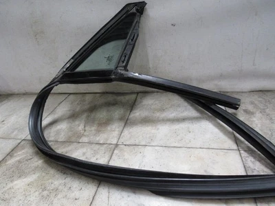 13 14 15 16 LINCOLN MKZ Right FRONT VENT GLASS EP5Z5421596B - Image 1 of 3