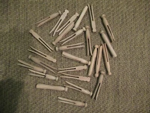 26 Vintage 1950s Wooden ClothesPins Round & Flat Side FREE SHIPPING - Picture 1 of 1