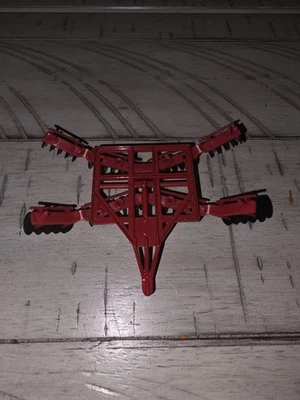 Vintage Ertl International Mulch-Till Ripper Disk Red 1862-8211 Diecast 1:64 - Image 1 of 4