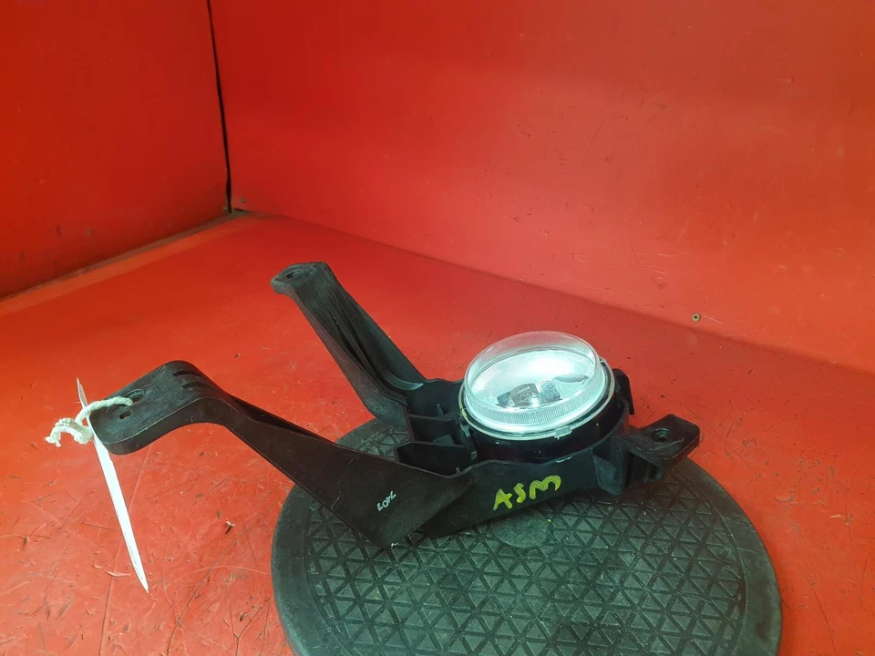 SSANGYONG REXTON Y400 MK2 2018 RIGHT FRONT FOG LAMP 5 DOOR ESTATE 8320236010 - Image 1 of 4