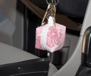 Mini Zipper Pink Bag Keychain, Coin Pouch Keychain, Tiny Zipper Bag - Picture 1 of 6