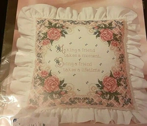 Bucilla Friendship Rose Kissen 40916 gezählt Kreuzstich Set 1994 Floral A-3 - Bild 1 von 4