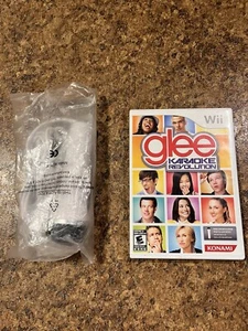 Glee Karaoke Revolution (Nintendo Wii, 2010) Complete With Microphone - Picture 1 of 7